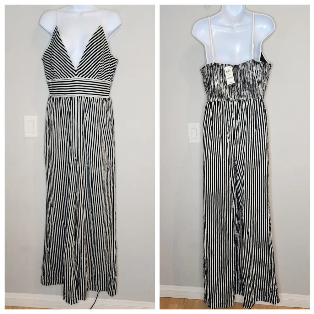 NWT Macy's INC Wideleg smocked jumpsuit. Black white stripe. Size L. Cotton